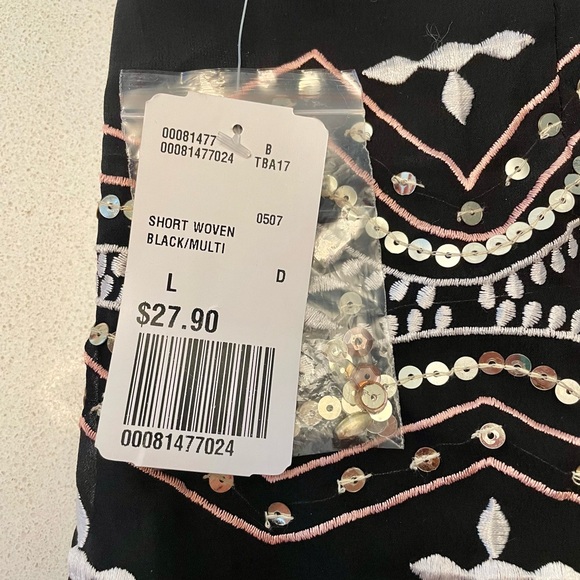 Forever 21 sequined/beaded woven shorts - Picture 3 of 4